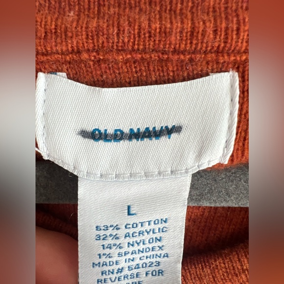 Men’s old navy sweater size L - Picture 2 of 5